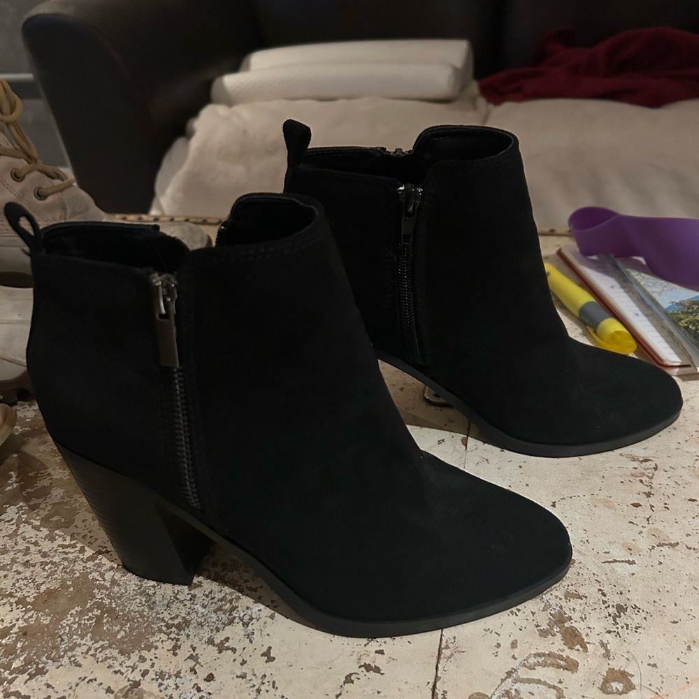 Women’s Black Side Zip Booties, Sz. 8